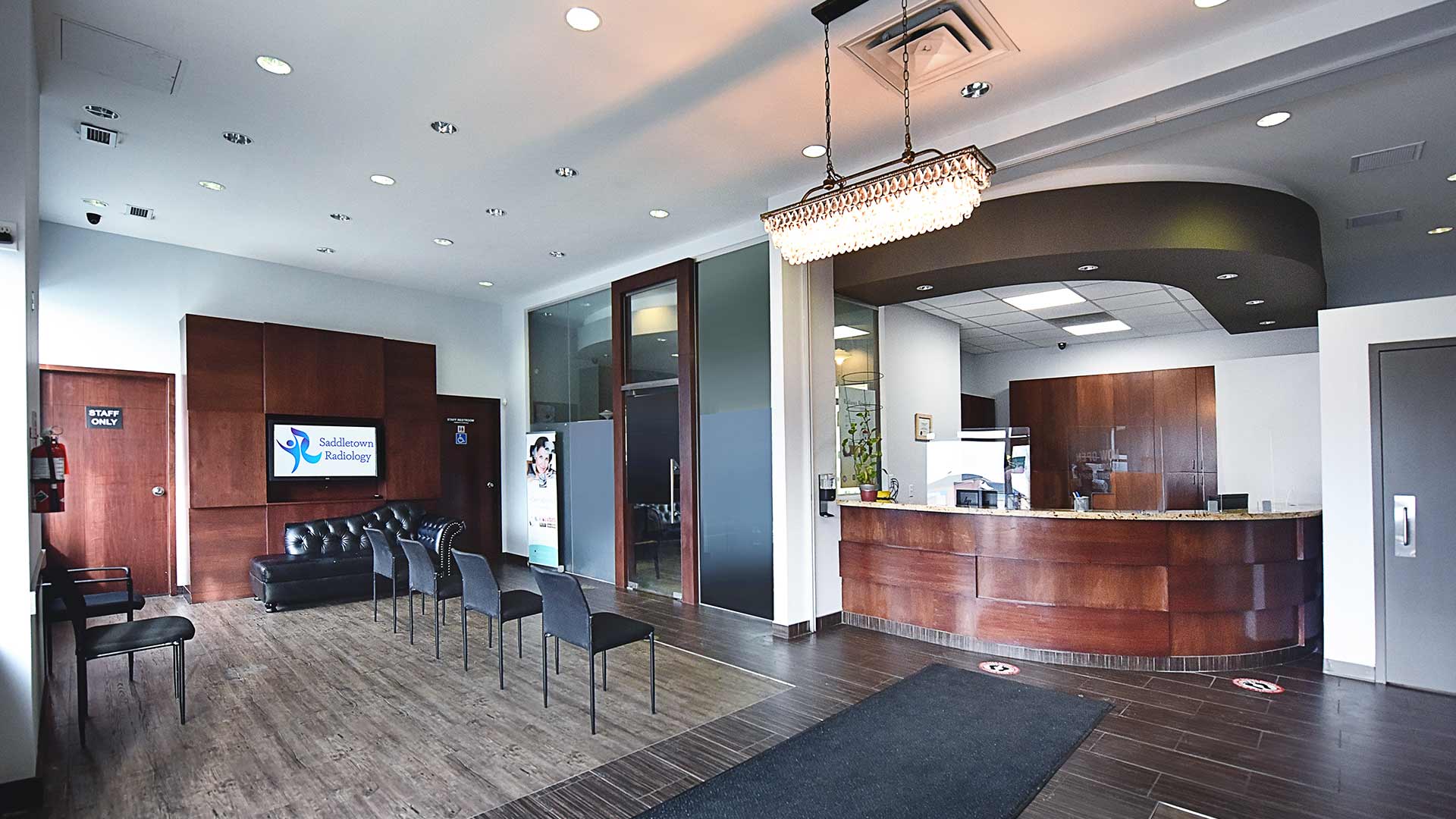 Warm & Welcoming Reception Area | Saddletown Radiology | NE Calgary | Radiology Clinic